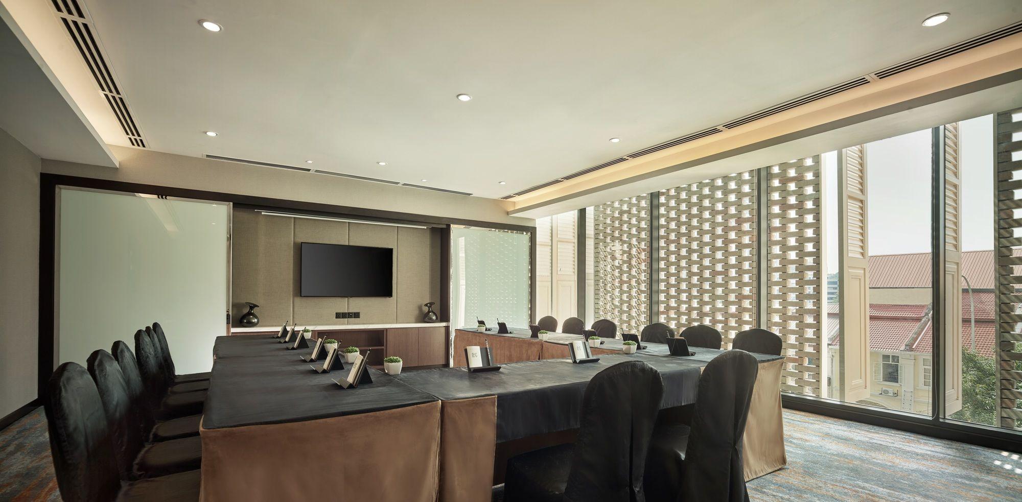 Hotel Stripes Kuala Lumpur, Autograph Collection Kültér fotó Meeting room at the hotel