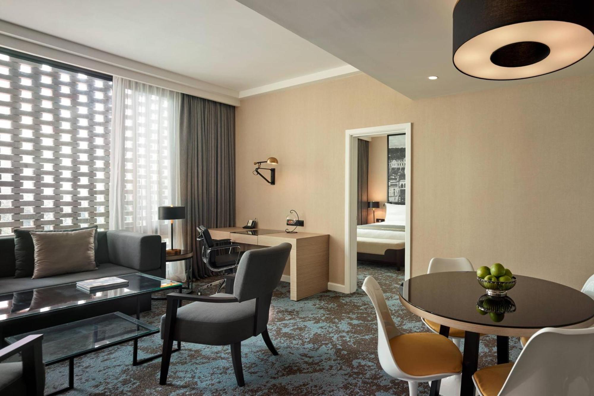 Hotel Stripes Kuala Lumpur, Autograph Collection Kültér fotó Suite