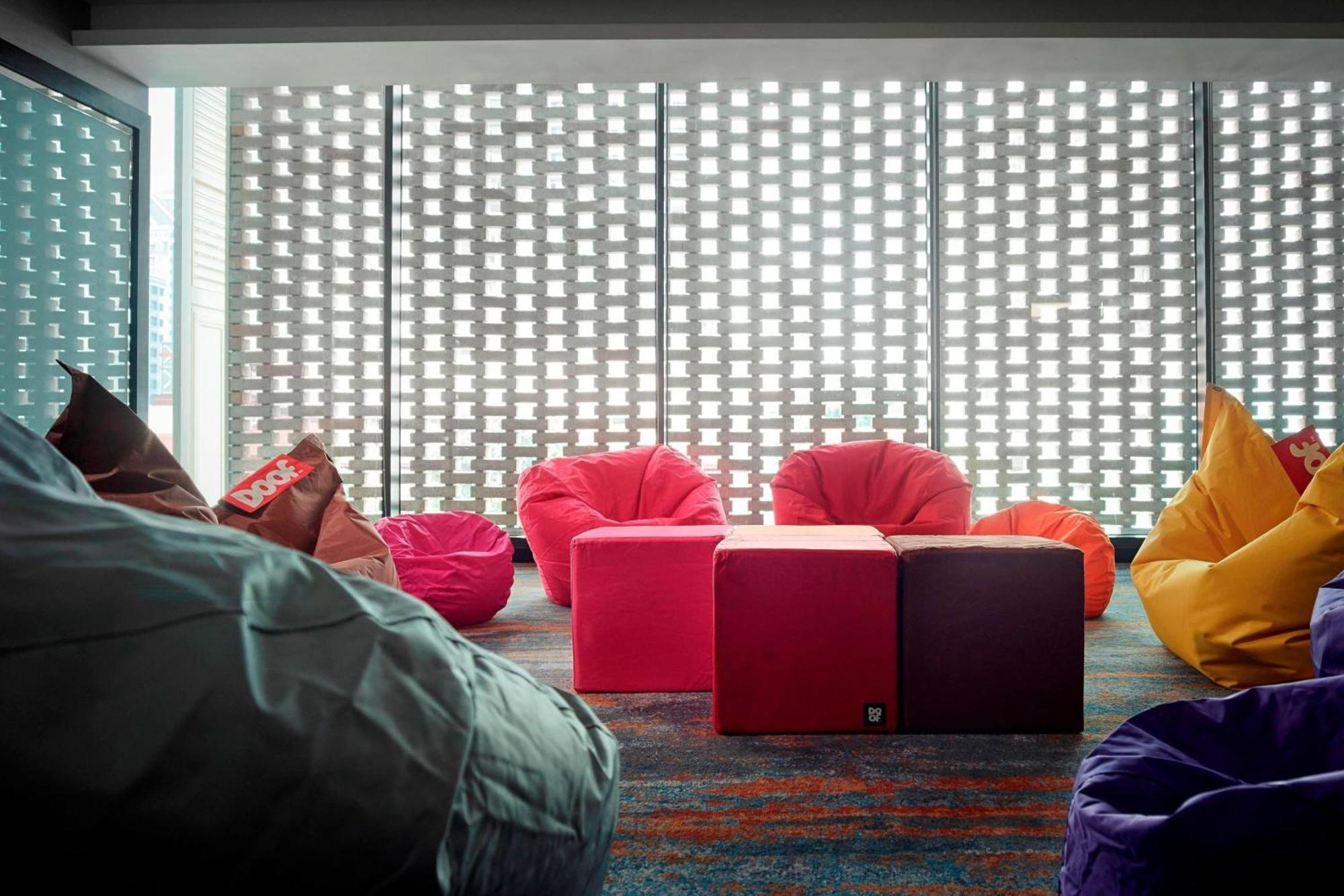 Hotel Stripes Kuala Lumpur, Autograph Collection Kültér fotó The library at the University of Westminster